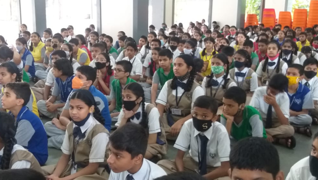 Secondary section Pledge against Single use plastic taken by our School Students on 4/7/2022  | Saraswati School Rabodi in Thane