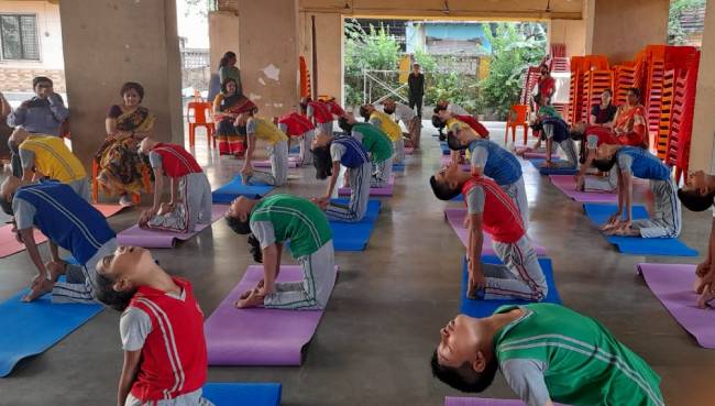 Secondary section School International Yoga Day celebration 2022 | Saraswati School Rabodi in Thane