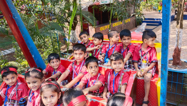 Pre Primary Picnic to Tikuji-ni- Wadi | Saraswati School Rabodi in Thane